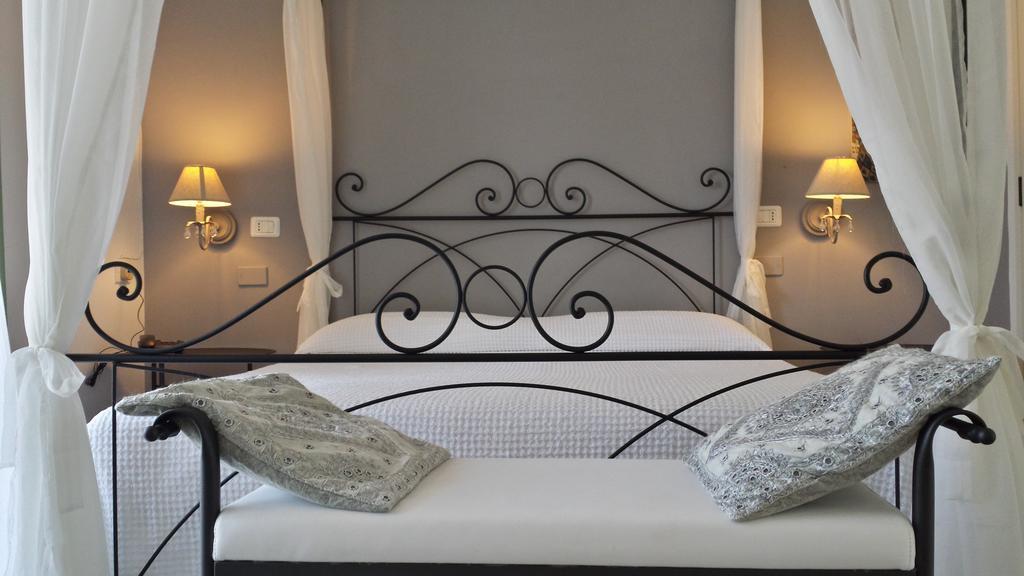 La Locanda Della Castellana Adults Only Пескичи Номер фото